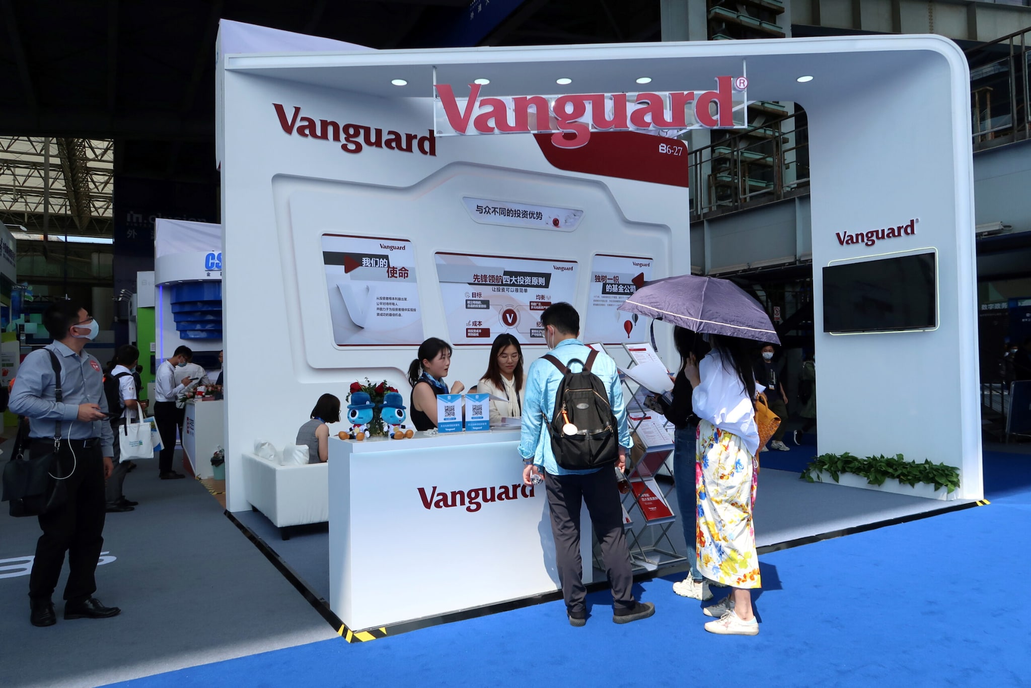 Vanguard ends BlackRock's 20-year run atop US ETF market