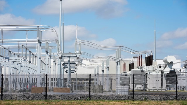 xAI and SpaceX face US lawsuit over noise from turbines powering AI hubs xAI and SpaceX face US lawsuit over noise from turbines powering AI hubs