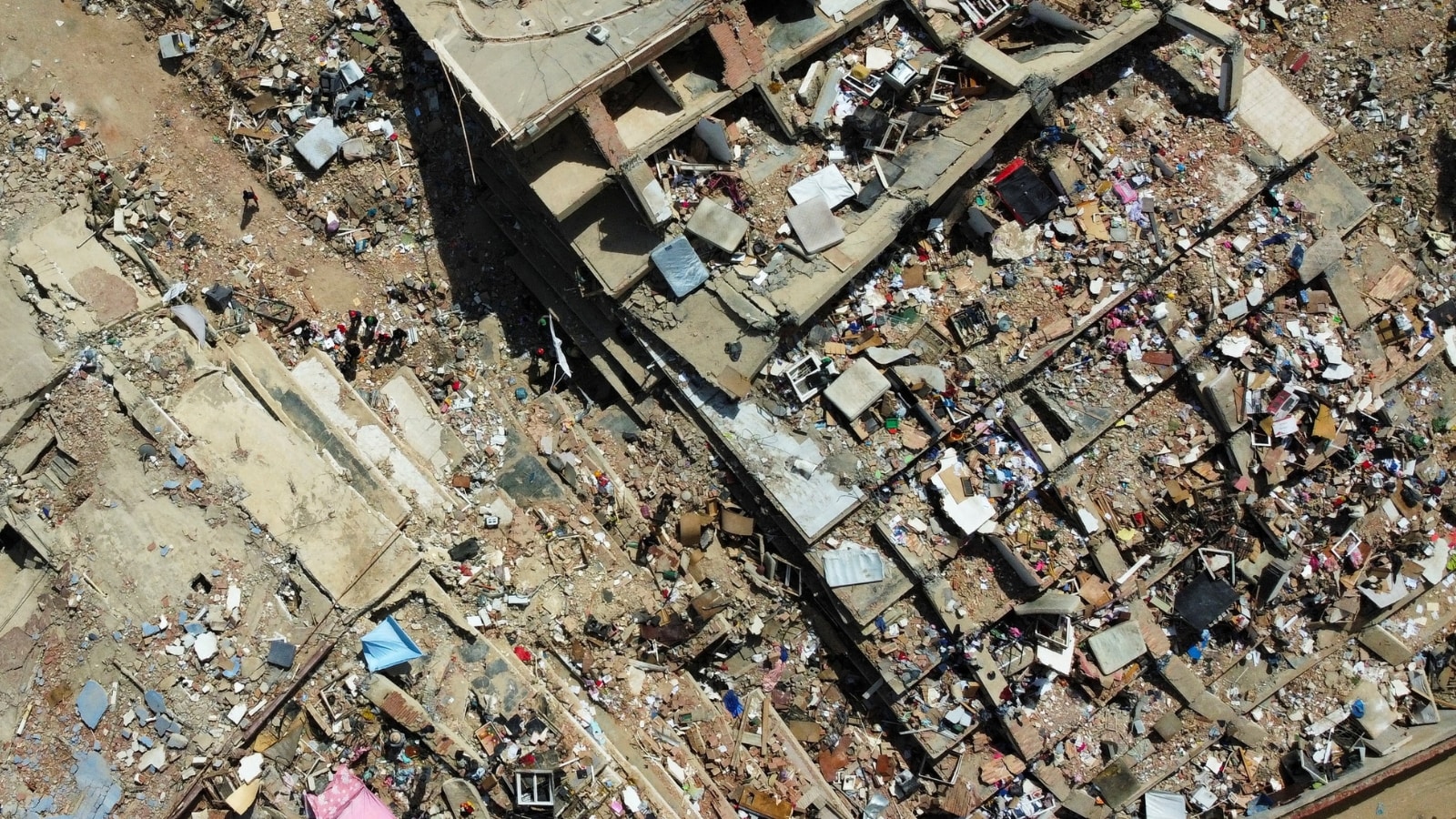 Why The Venezuela Earthquake Rescue Mission Is A Race Against Political Chaos