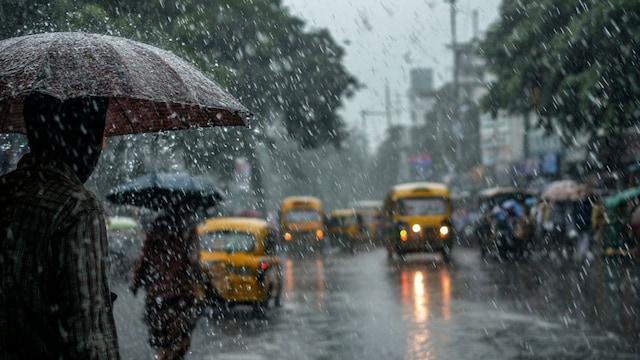 Monsoon slowdown persists; Delhi may see rain relief, Northeast under heavy rain alert Monsoon slowdown persists; Delhi may see rain relief, Northeast under heavy rain alert