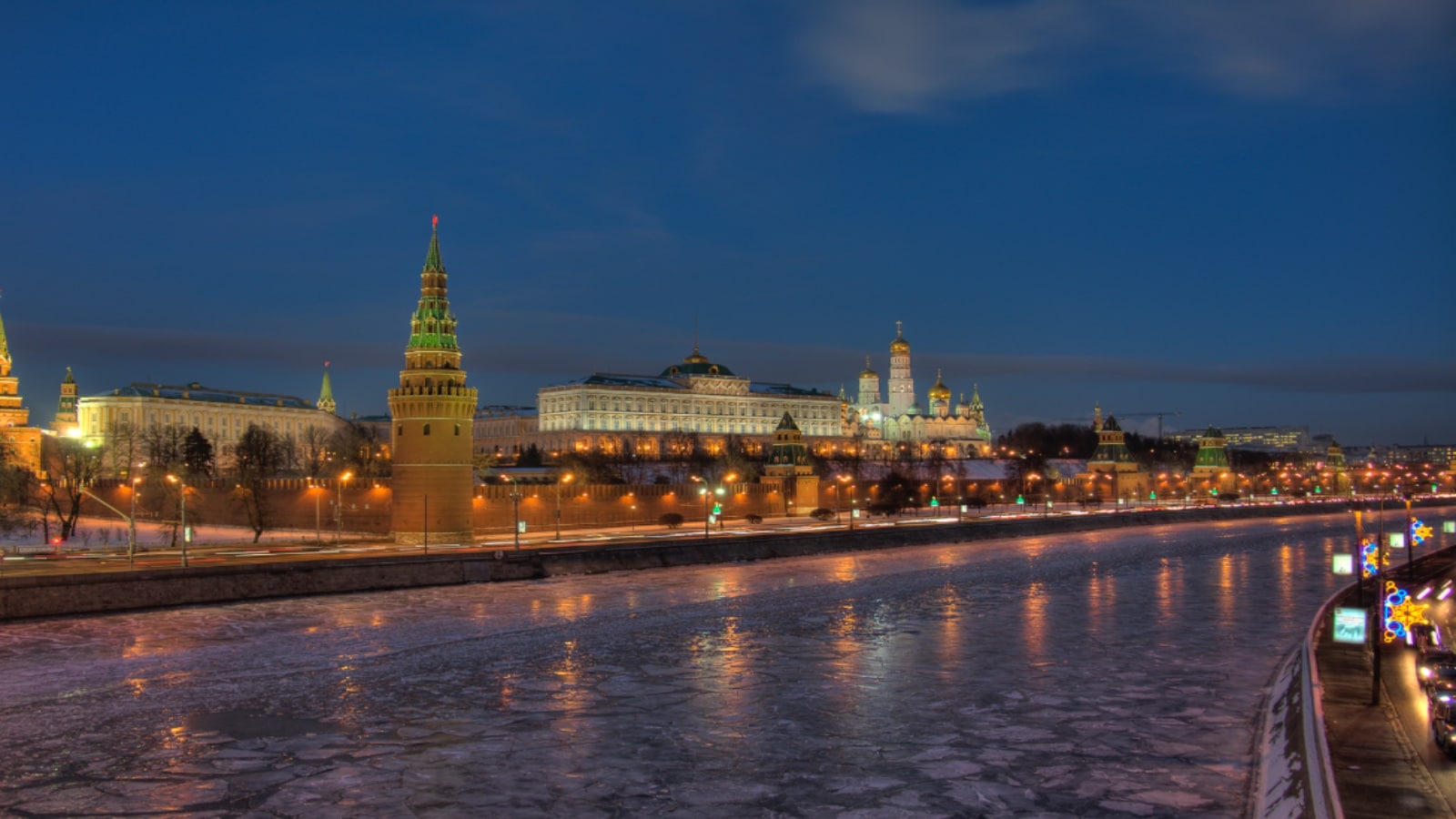 Why The Kremlin App Store Fight With Apple Matters More Than You Think