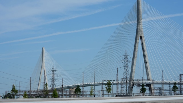 US Canada detroit bridge 