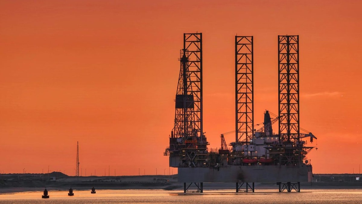 Oil prices fall further on hopes of Strait of Hormuz deal, Brent near $79 - CNBC TV18