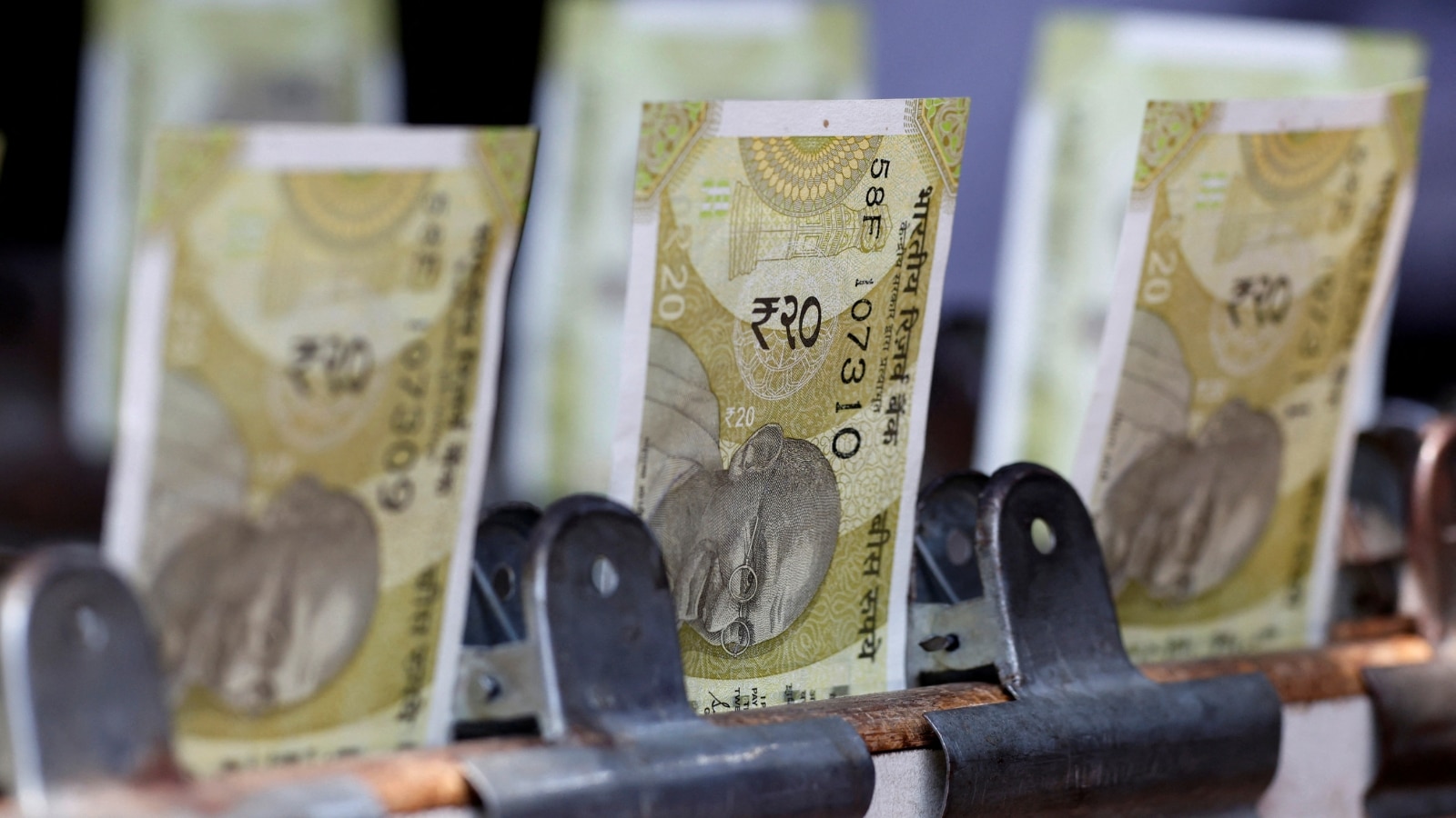 Rupee falls 10 paise to 95.28 against US dollar in early trade