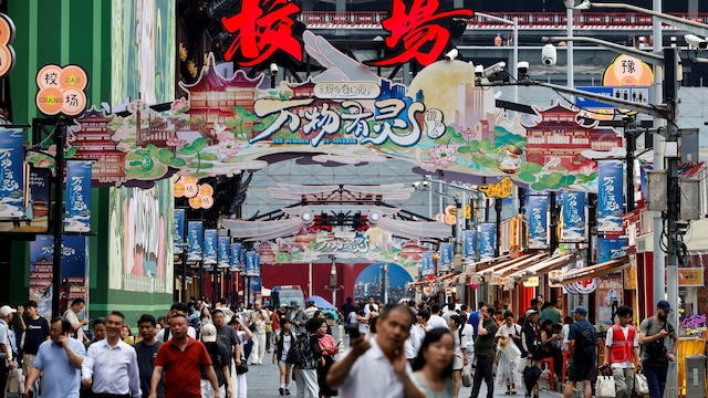 China consumer inflation slows, factory prices show sign of peak