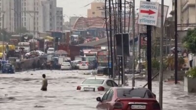 Mumbai rains./ (Image X) Indian monsoon or southwest monsoon arrival