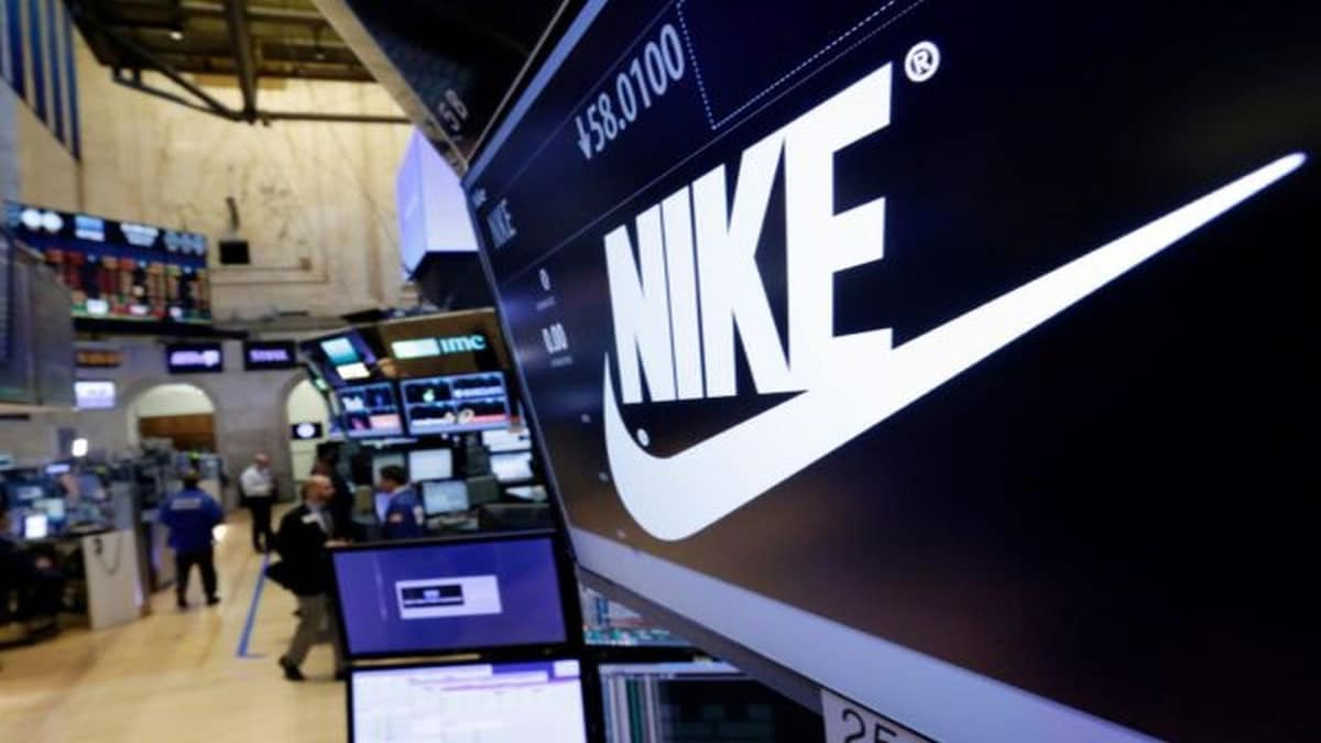Nike Plans Job Cuts as China Sales Fall 26%