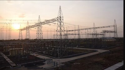 JPMorgan Favors Largecap Power Utilities Over Pricey Equipment Suppliers Amid Surging Demand