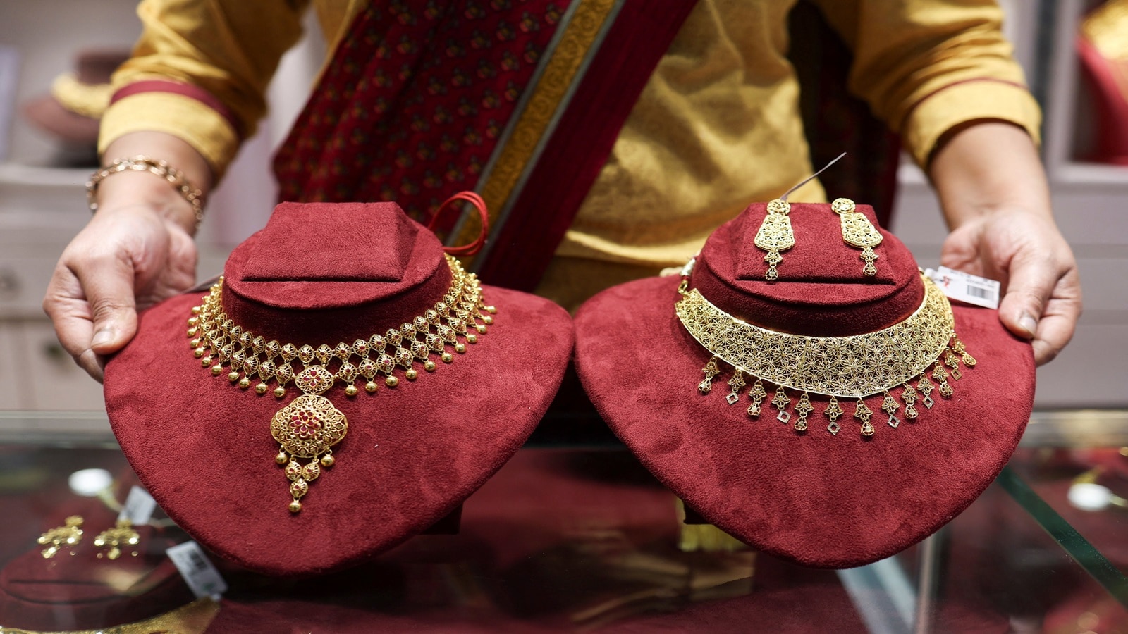 Senco Gold Q1 Update: Revenue jumps 60%, opens 8 showrooms; same-store sales grow 38%