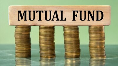 Mutual funds
Mutual funds allow investors to pool their money with other investors, with the accumulated corpus invested across assets such as equities, bonds or a combination of both. Professional fund managers manage these portfolios, making mutual funds an option for investors who want diversification without selecting individual securities themselves.
The level of risk depends on the category of mutual fund selected.
Risk profile: Low to high, depending on the fund category
Investment tenure: Can range from a few days for certain liquid funds to several years for long-term equity funds
Expected returns: Vary according to the fund category and market performance
Taxation: Returns are generally subject to applicable capital gains tax rules. (Image: freepik)
