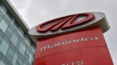 6. Mahindra and Mahindra has an expected return of 31.9%, based on 41 analyst recommendations comprising 39 buy, 2 hold, and 0 sell ratings. The stock's price gained 1.99%, closing at ₹569.95 today.