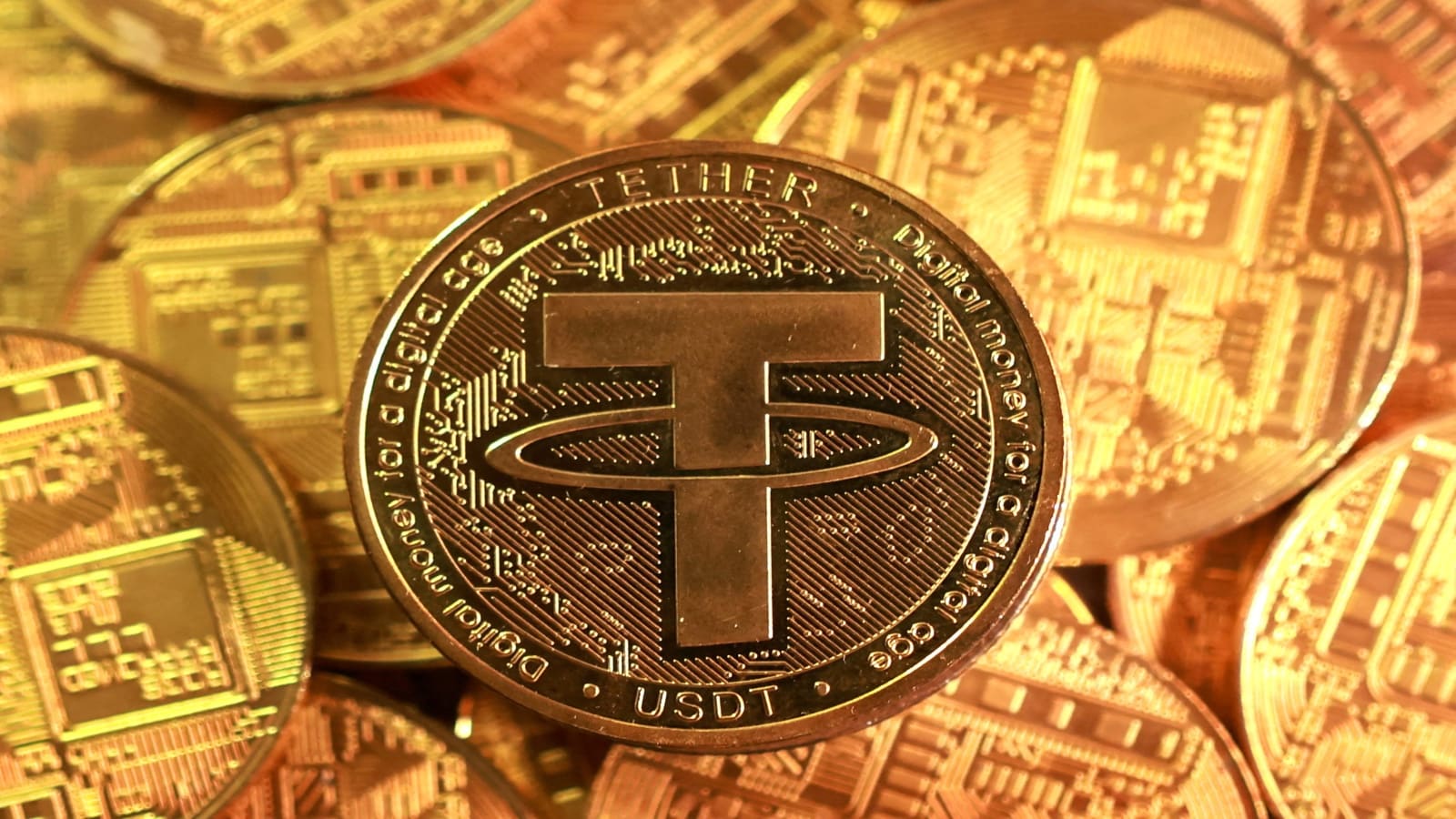 BIS chief warns stablecoins cannot serve as mass‑payment tool, cites stability risks