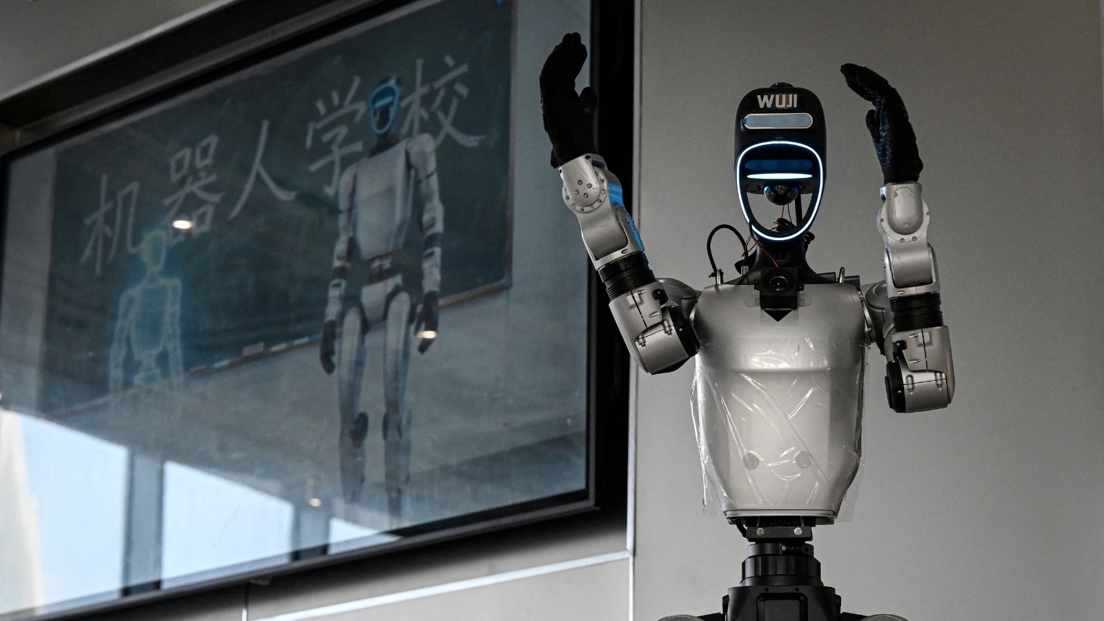 Robot Schools Are a Massive Smoke Screen for Human Incompetence