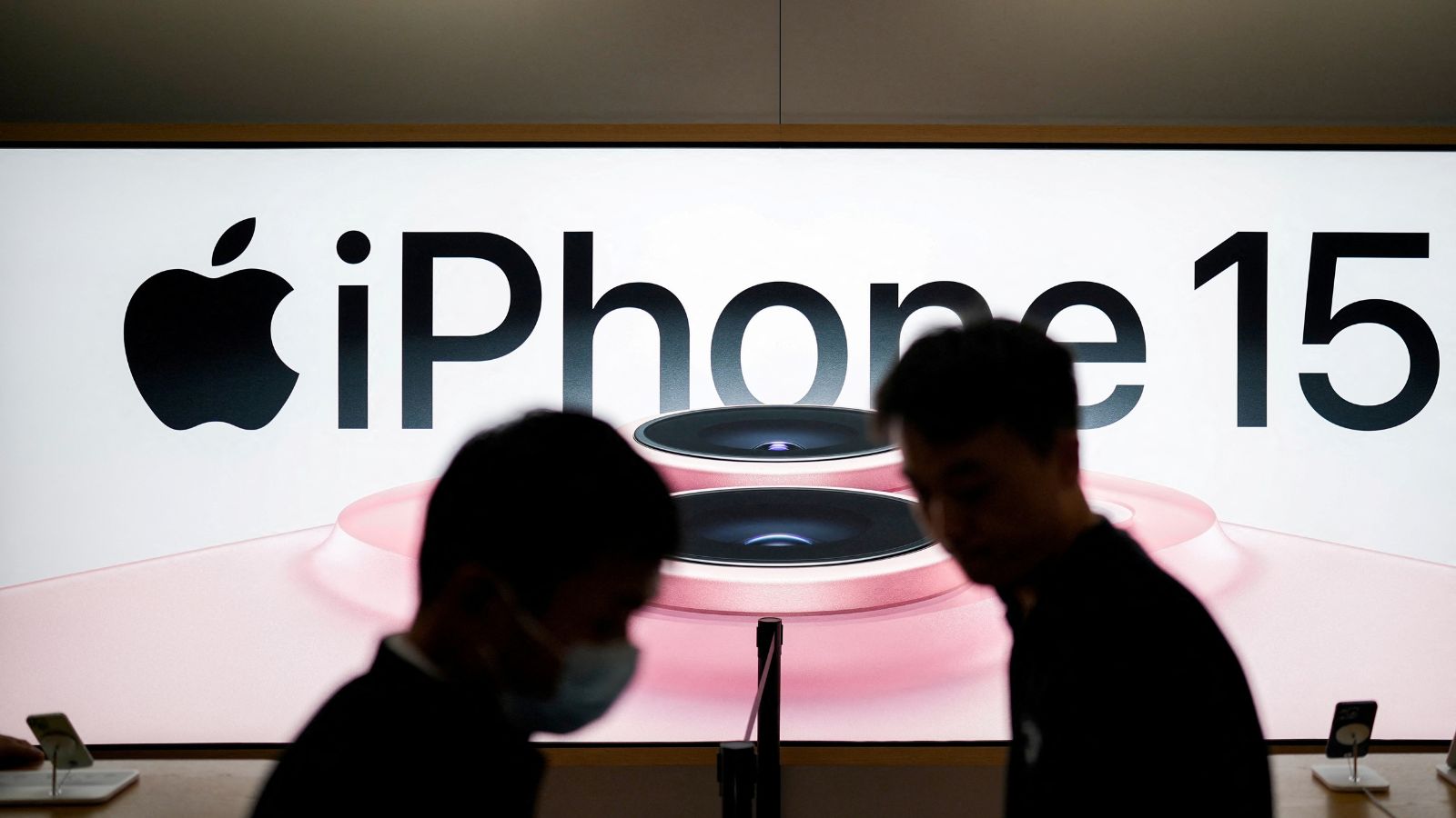 Haryana consumer wins ₹55,000 from Apple after Rohtak commission orders refund for overheating iPhone 15 with Bluetooth, network faults