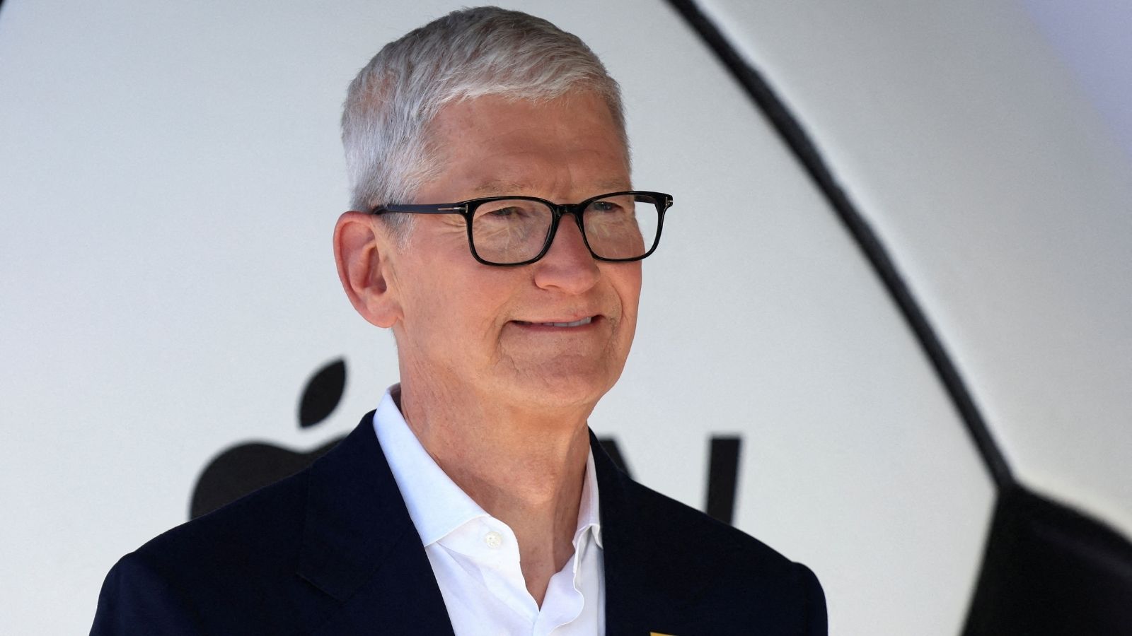 Apple's Tim Cook sees Australia's social media curbs as 'world-leading', PM Albanese says