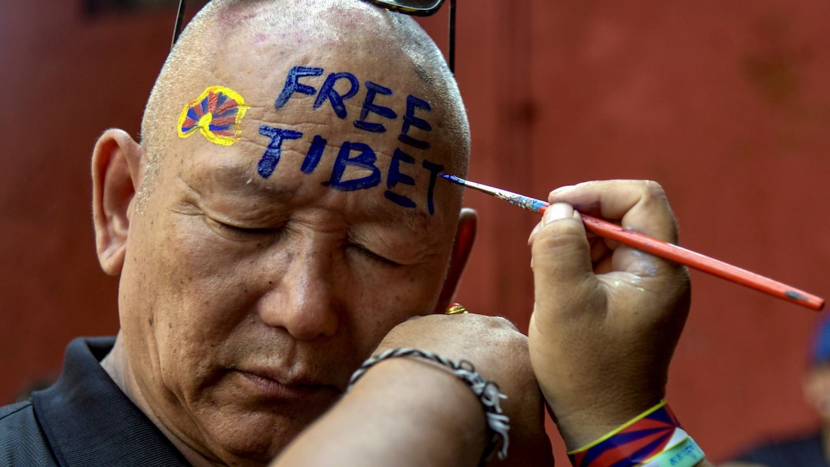 Tibetans in Shimla go on 24-hour hunger strike against Chinese law on ethnic minorities