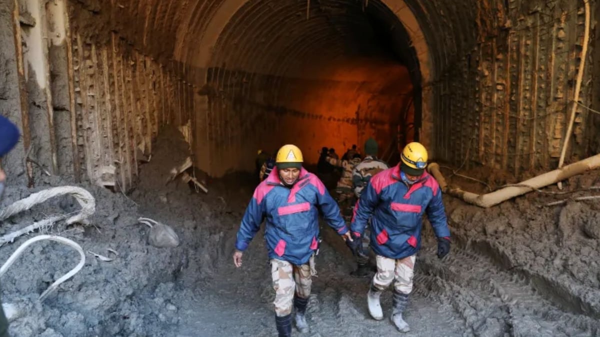 Several workers trapped after water, debris enter tunnel in Uttarakhand's Chamoli - CNBC TV18