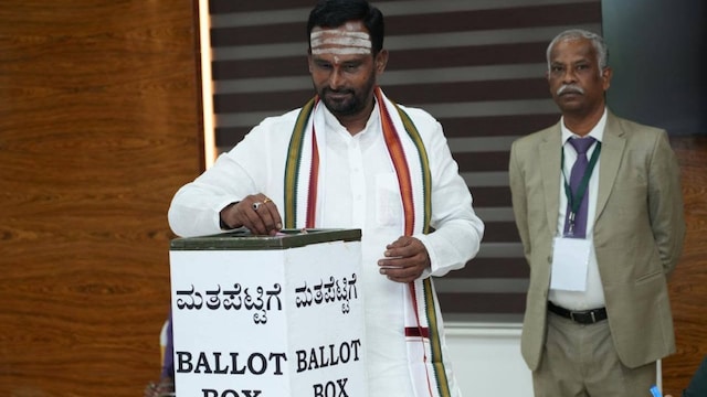 Vijayanand Kashappanavar 