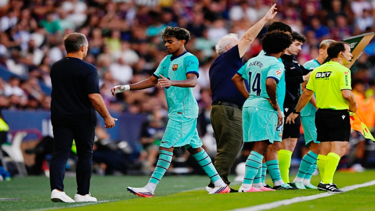 Lamine Yamal Brace Keeps Barcelona Top After Levante Win