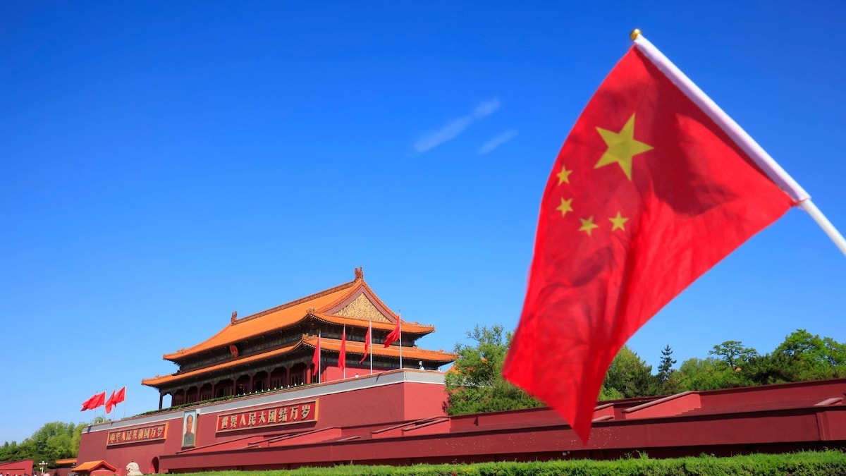 China's economic momentum stays weak as consumption falters