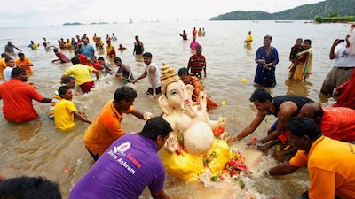 Ganesh Visarjan. (Image Reuters)