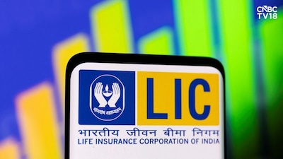 LIC CFO Shatmanyu Shrivastava to Retire, Four Senior Officials Also Departing
