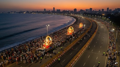 Ganesh Visarjan 2026: Mumbai traffic restrictions, roads to avoid on September 25. (Image AI generated)