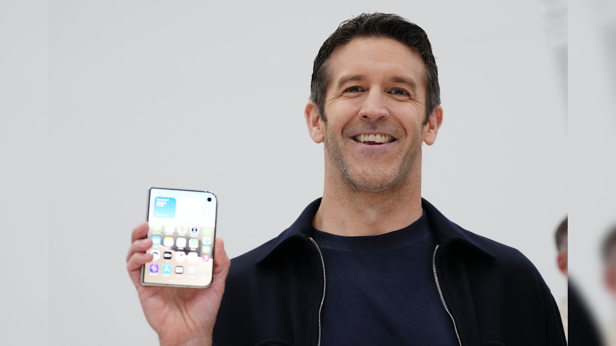 Wall Street Welcomes Apple's Foldable iPhone, With Appeal Concerns