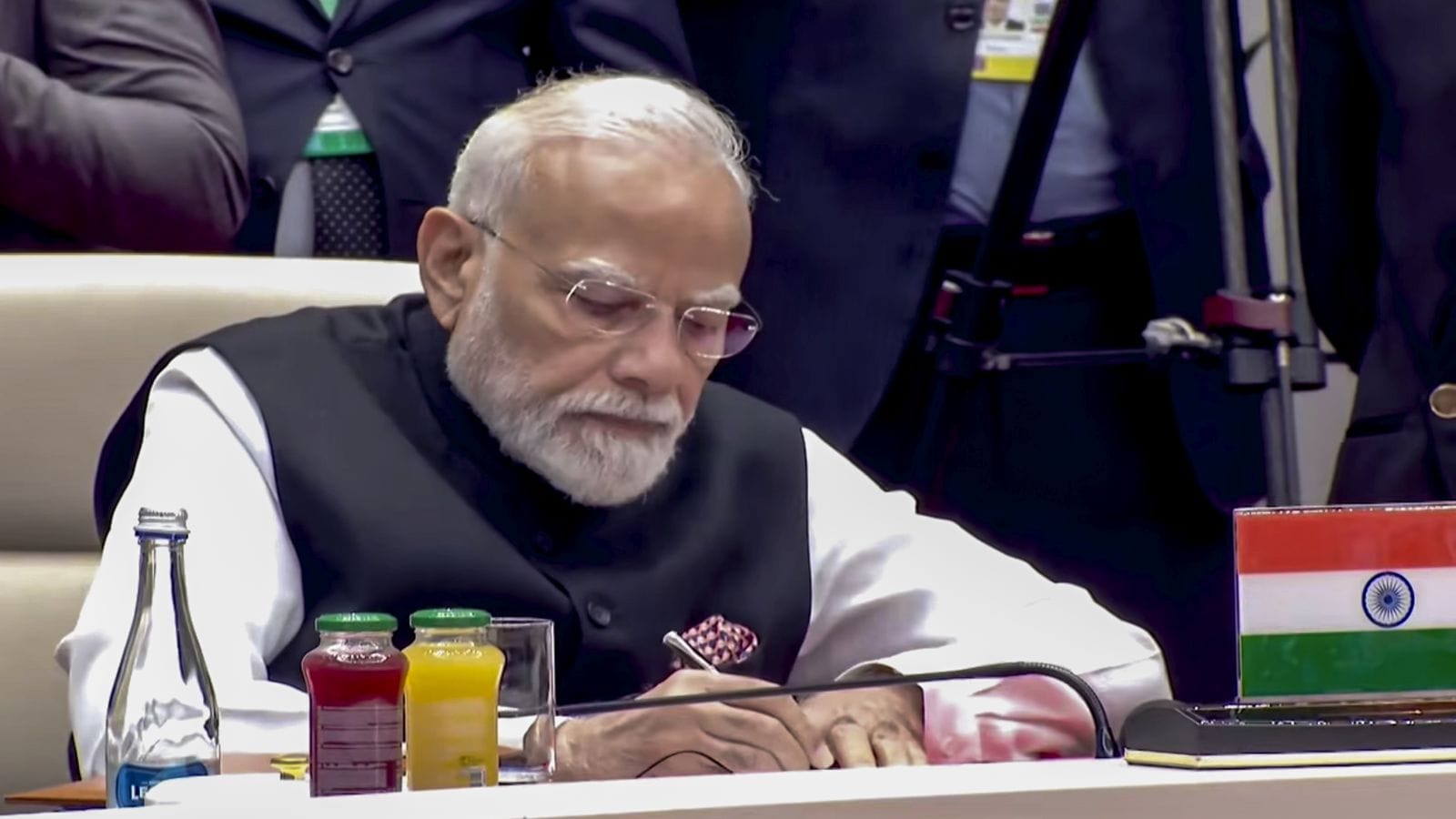PM lauds SRCC for nurturing generations of leaders in business, public life