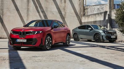 BMW iX4