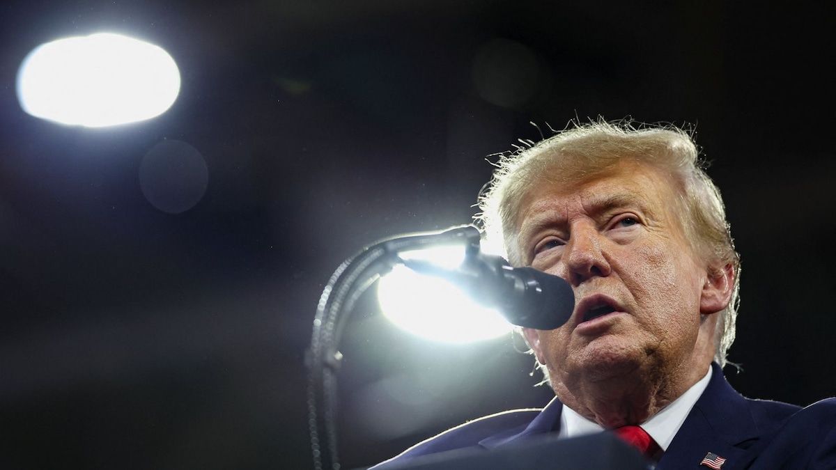 Iran bans US military ships from entering the Persian Gulf