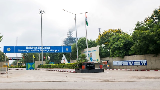 hind zinz, hindustan zinc, q2 results, earnings, share market today