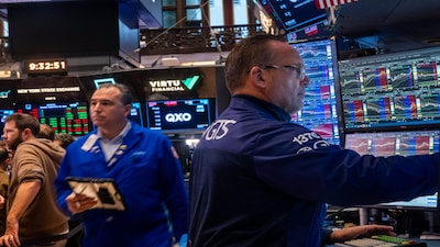 Small Caps Face Pressure from High Rates and AI Stock Preference