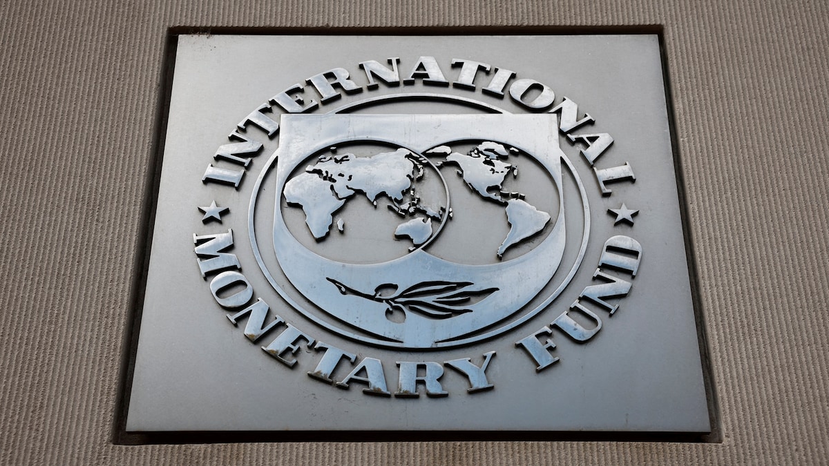 IMF Says India Should Let Exchange Rate Absorb Fed Hike