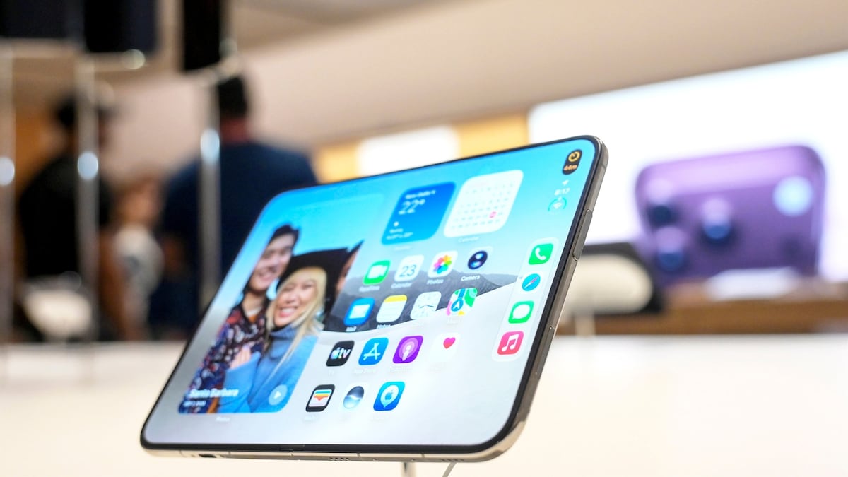 Apple responds to iPhone Duo screen cracks, offers replacements for affected phones