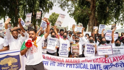 Patna Police Aspirants Protest Against Sub-Inspector Exam Cancellation