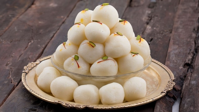 Sabudana khichdi to rasgulla, Swiggy reveals what India ordered the most this festive season - CNBC TV18