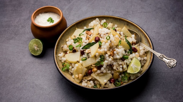 Sabudana khichdi to rasgulla, Swiggy reveals what India ordered the most this festive season - CNBC TV18