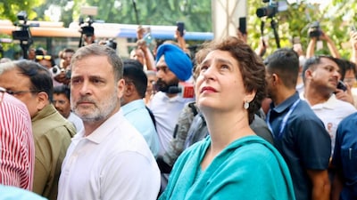 Priyanka Gandhi Vadra, Rahul Gandhi, protest