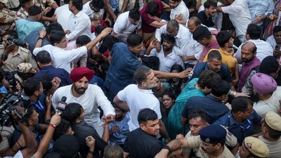 Priyanka Gandhi Vadra, Rahul Gandhi, protest