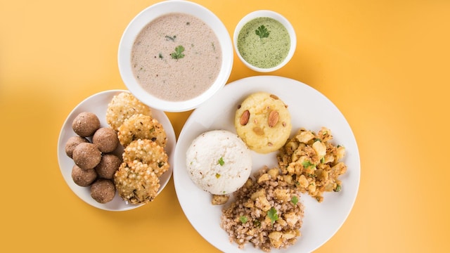 Sabudana khichdi to rasgulla, Swiggy reveals what India ordered the most this festive season - CNBC TV18