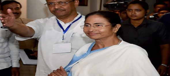 Congress should have allied with JD-S, tweets Mamata Banerjee