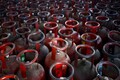 Commercial LPG cylinder price slashed by Rs 91.50, will cost Rs 1,885 in Delhi