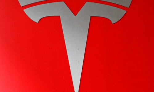 Tesla's Elon Musk calls SEC 'broken' in new Twitter spat