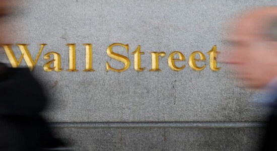 Wall Street tumbles on global economic slowdown fears
