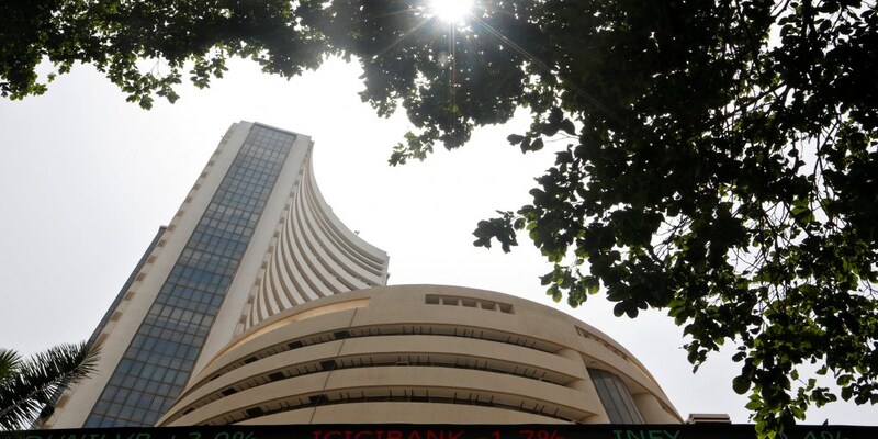 Sensex, Nifty trade weak amid tepid cues; Yes Bank falls 10%