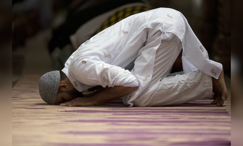Here's how Ramzan is being observed across the globe - CNBC TV18