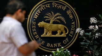 RBI intervenes at 71.80 rupees against US dollar, say dealers