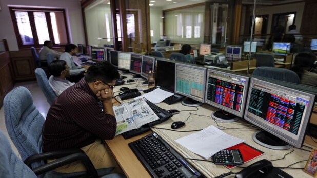 Closing Bell: Sensex jumps 732 points, Nifty near 10,500, financials, auto shares gain, HUL ends 2.6% up ahead of Q2 results