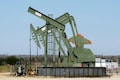 US oil prices resume decline as oversupply worries drag